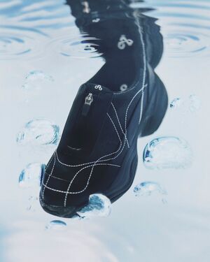 オーエーオーからブランド初の完全防水モデル「SUNLIGHT WATERPROOF」が登場！──GQ新着スニーカー