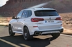 BMW新型「X5」はオフロード性能が向上　狭い道を自動でバックできる機能も搭載