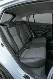 スバルXVとトヨタC-HR。ラゲッジスペースを比べてみる。使い勝手は？ 容量は？ 後席シートは？