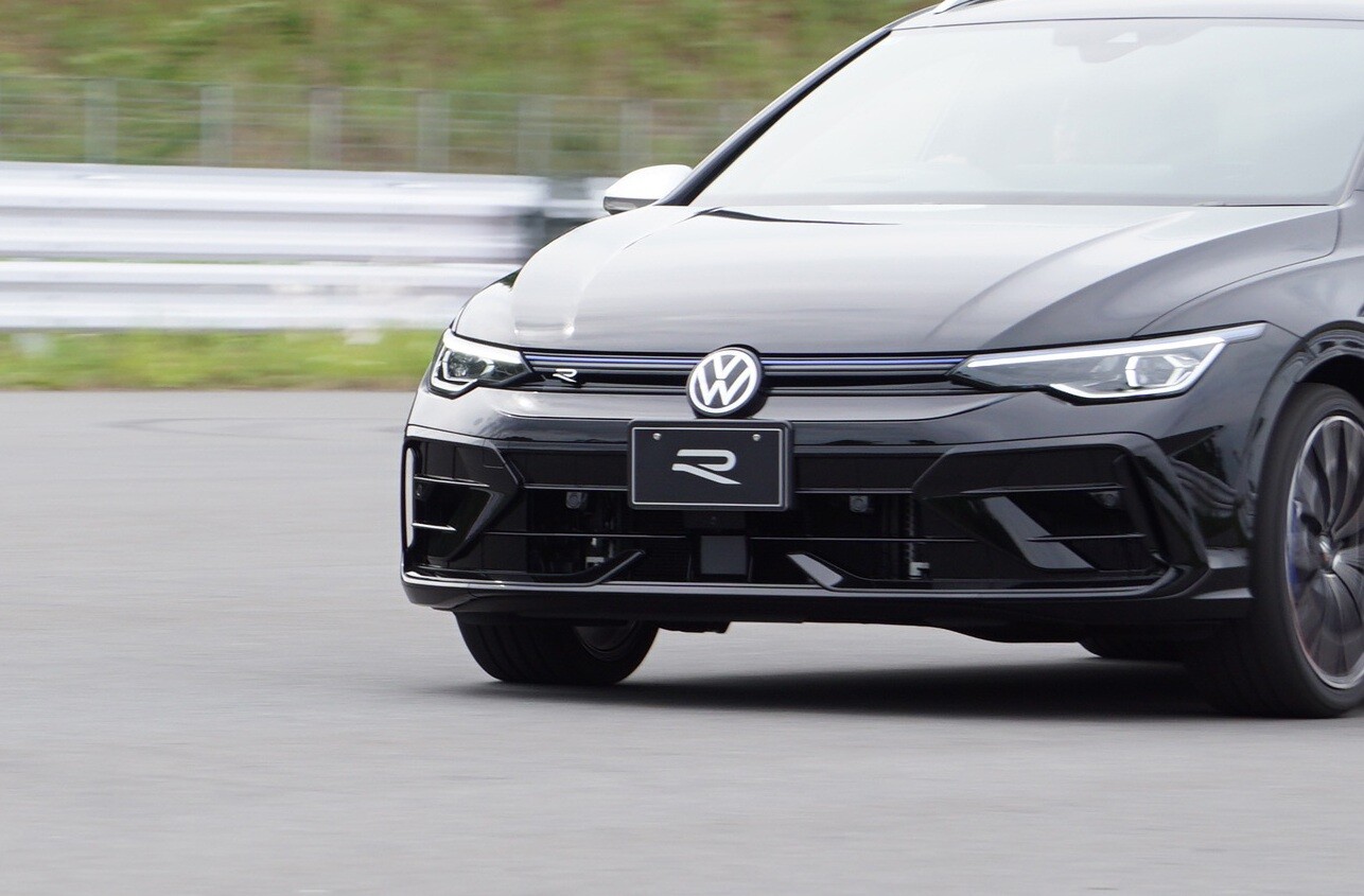 その限界は青天井　究極の高性能ゴルフ「VW GOLF R」に試乗