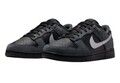 ナイキ「ダンク LOW “Black Metallic Silver”」はダークトーン好きを虜にする色使いに注目！──GQ新着スニーカー