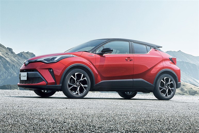 トヨタ C-HR 価格差はあるがハイブリッドがおすすめ、グレードはSでも豊富な装備