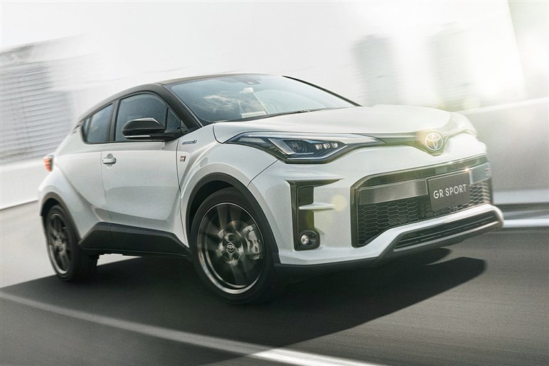 トヨタ C-HR 価格差はあるがハイブリッドがおすすめ、グレードはSでも豊富な装備