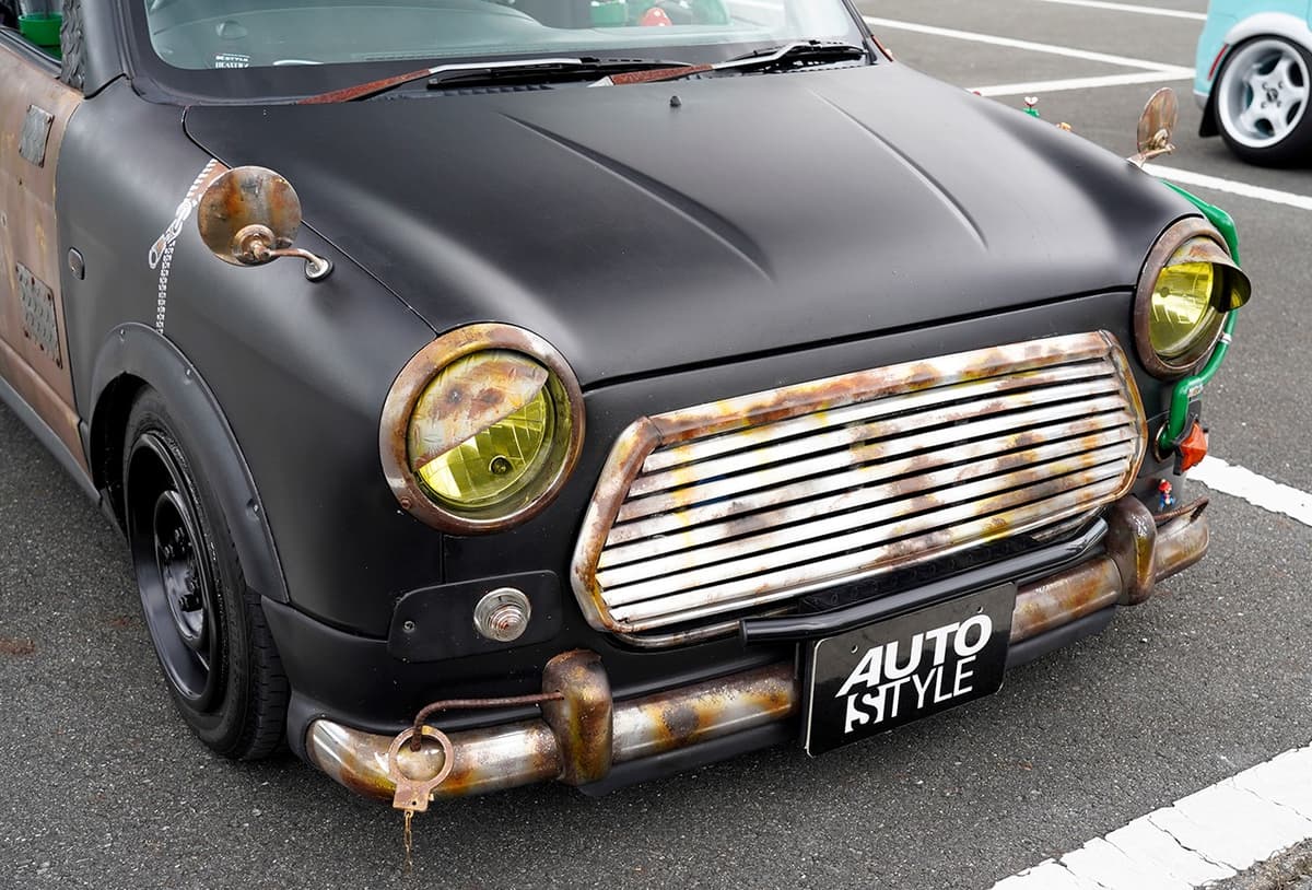 某キャラが車中を Bダッシュ 有名tvゲームを取り入れた自由過ぎる ポンコツ風 ミラジーノ Auto Messe Web 自動車情報サイト 新車 中古車 Carview