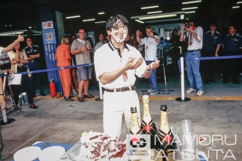 1996年、唯一の日本人ドライバー片山右京選手のまわりにはいつも笑顔が！【連載第22回目：熱田護のF1勝手に片思い】