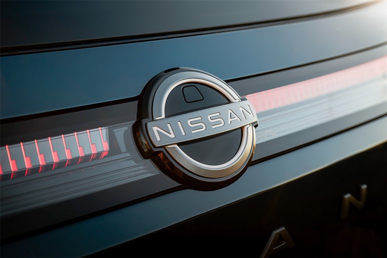 日産「ムラーノ」の第4世代モデル登場。エクストレイルの“格上”だが日本導入は…難しそうな理由