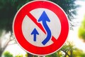 バイクによる「無理な追い越し」が招く予測不能な事故 知っておくべき禁止エリアと安全運転のポイント