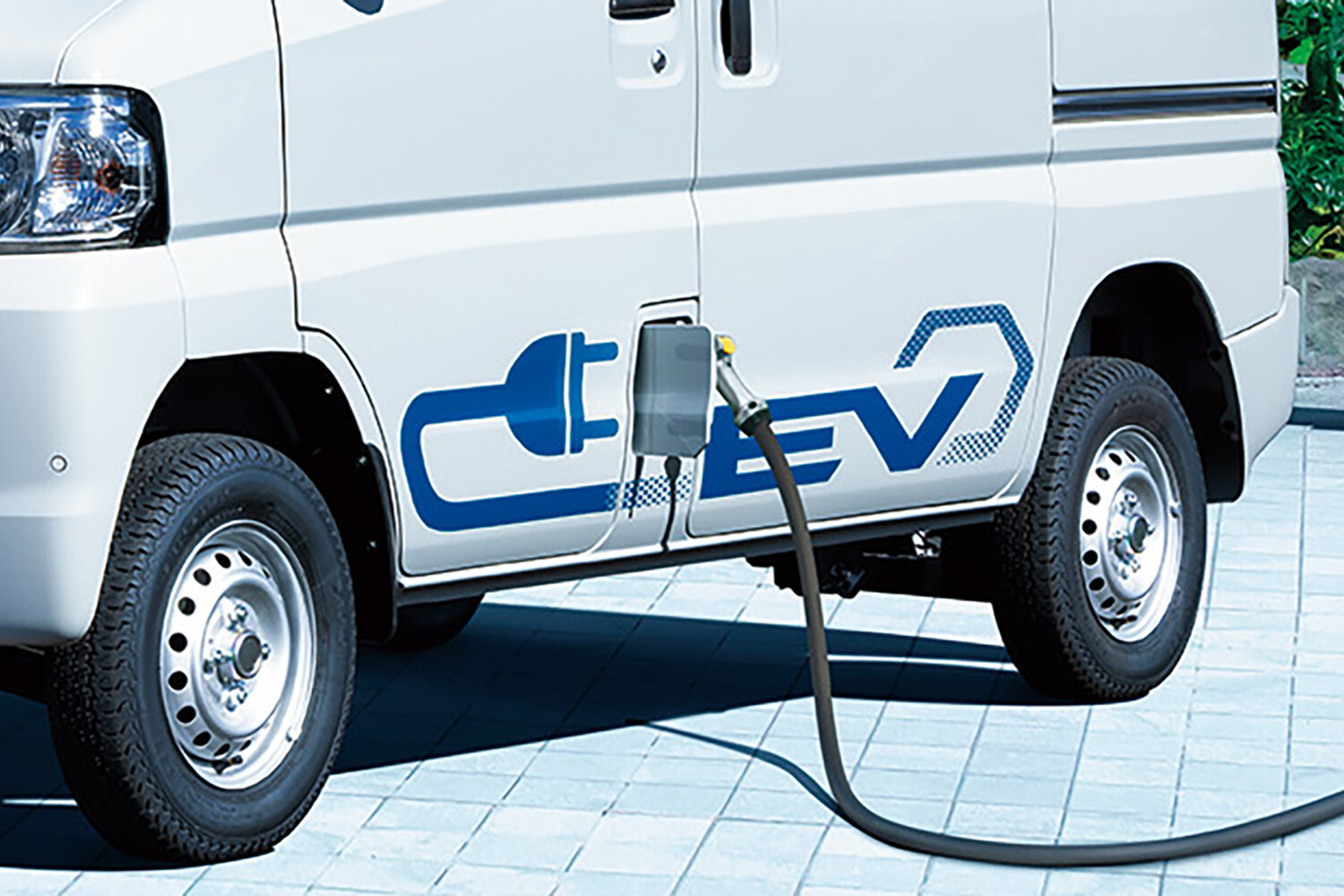 世界で進む商用車のEV化！　日本メーカーのラインアップが増えないと輸入車に市場をもっていかれる可能性!!