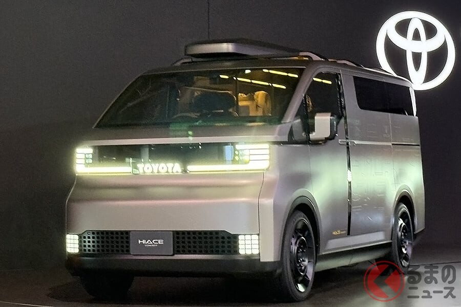 トヨタが新たな「ハイエース 」を世界初公開！ 商用バンの「大定番」フルモデルチェンジ示唆？ デビュー20年超「200系」全面刷新か!? 「後継モデル」を期待させる“2タイプ”コンセプトをお披露目
