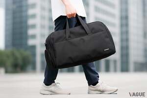 「スーツは守りたい。でも、移動は身軽でいたい」という人の願いを叶える！ ガーメントとダッフルを統合した究極の“3WAYビジネスバッグ”とは