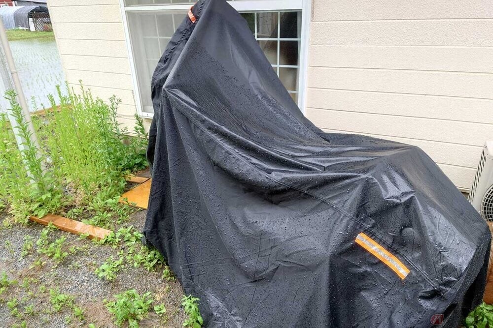 梅雨シーズンはとくに思う「本当はガレージが欲しい!!」けど……バイクのカバーはいつかける？