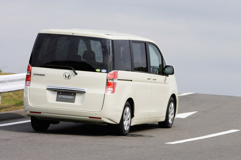 大きく広くなった、新型ステップワゴンに試乗！