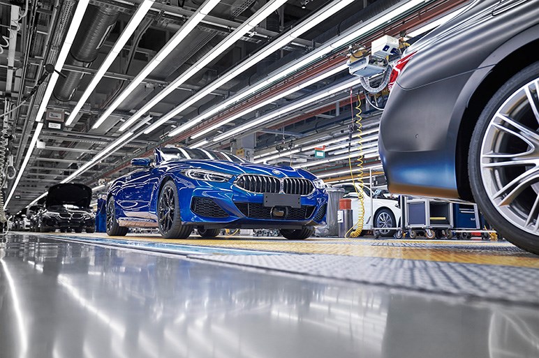 BMWの最上級オープン「8シリーズコンバーチブル」が本国で発表