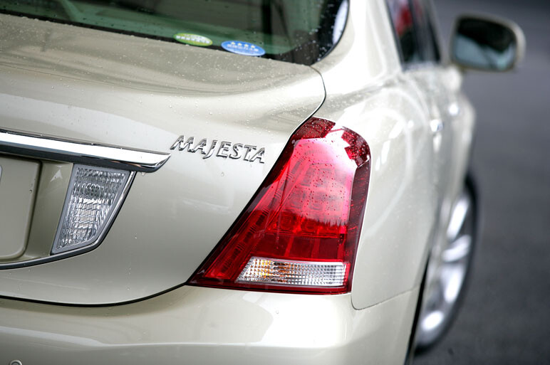 クラウンマジェスタ試乗、無機質も魅力なり