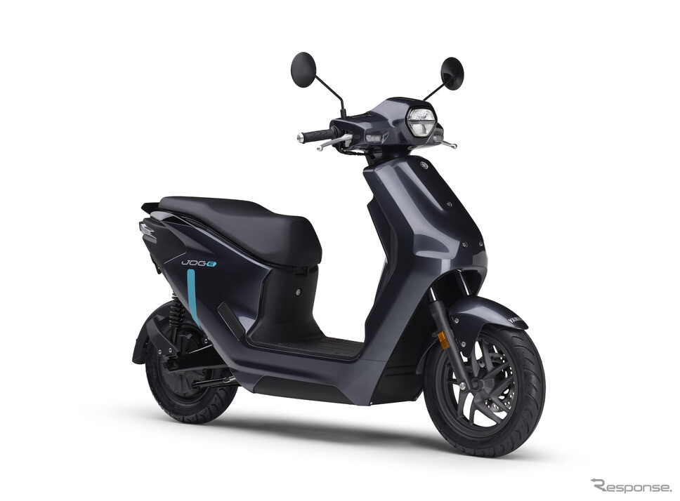 ヤマハの原付「ジョグ」が新型電動スクーターに変身！ ホンダの交換式