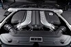 W12エンジンという贅沢な心臓部を持つ最上のSUVとGT