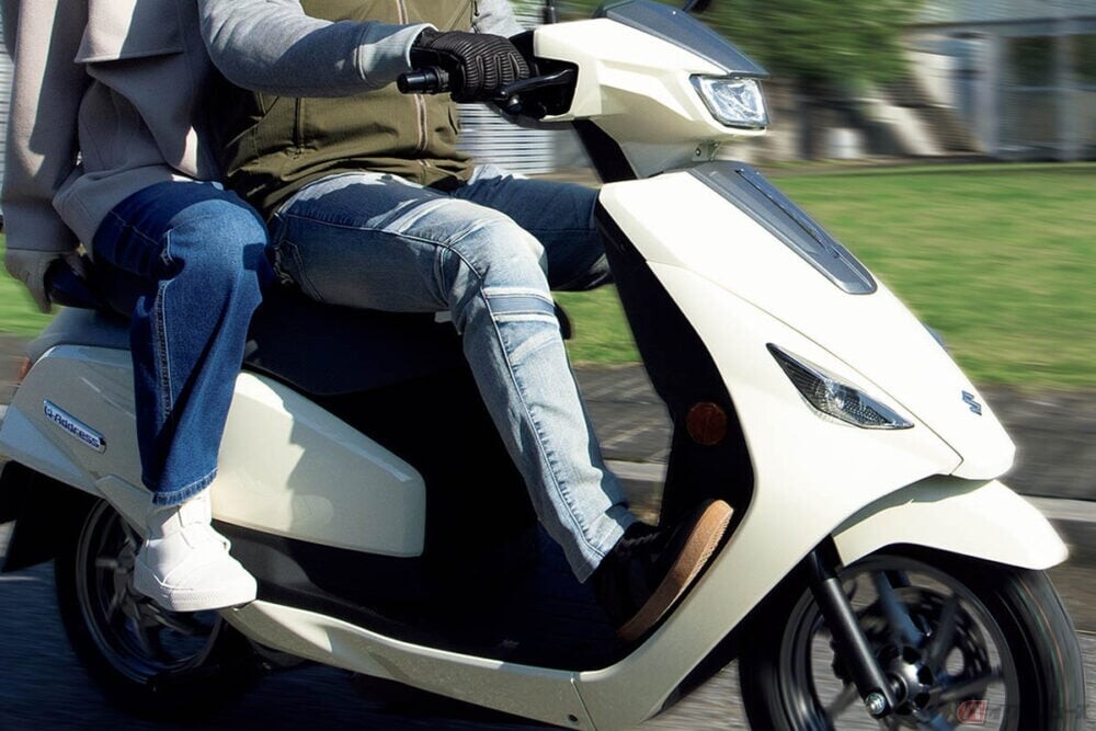 スズキが新型スクーターを日本初公開!! シート下スペースも確保された電動モデル「e-Address」をJapan Mobility Show 2025に出展