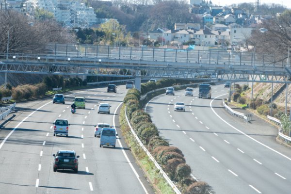 え 車間距離を開ければ渋滞が減る 高速道路の渋滞は誰が悪いのか ベストカーweb 自動車情報サイト 新車 中古車 Carview