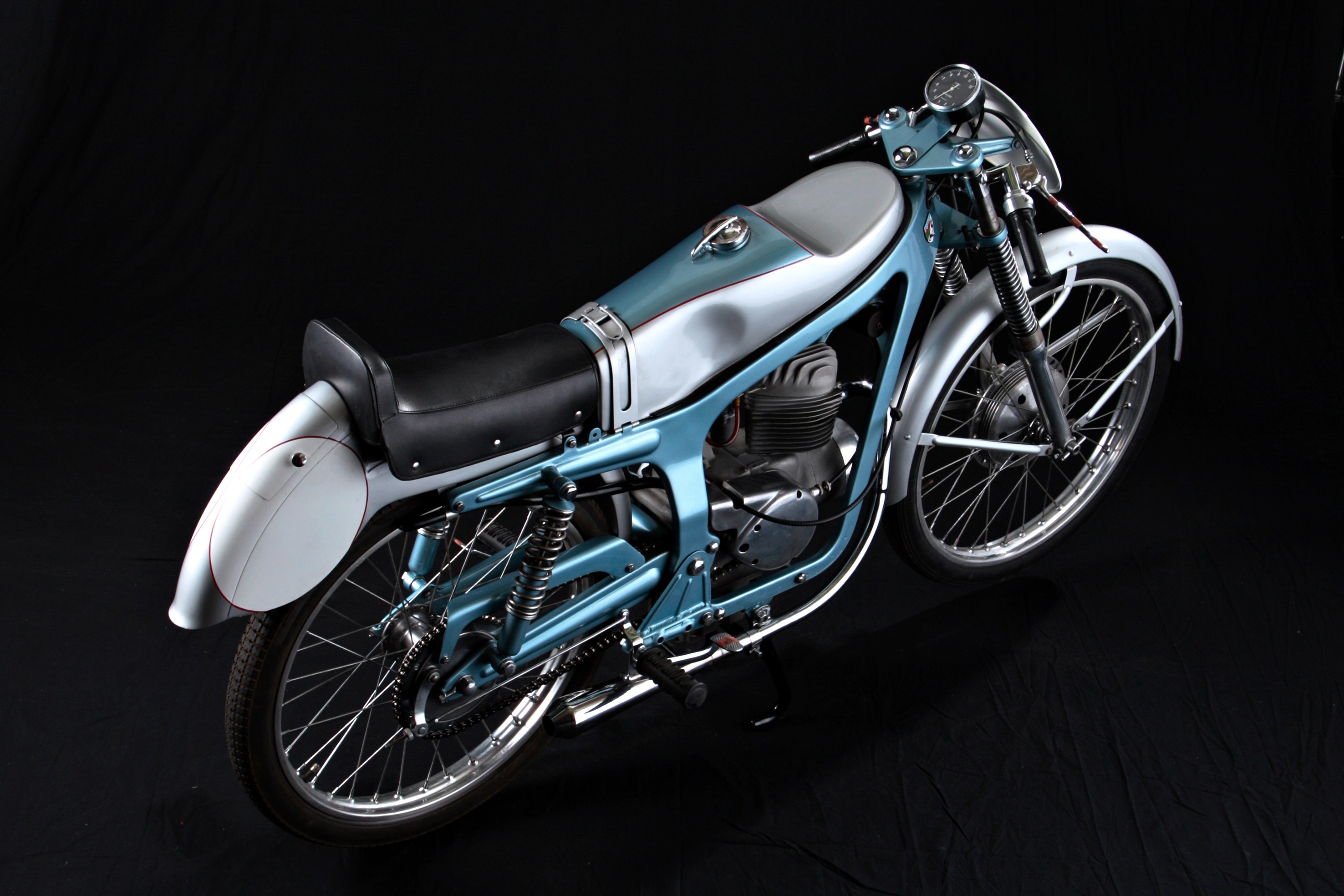 カプリオーロ 敗戦国の航空機メーカーが辿った軌跡 珠玉の1950年代イタリアンモーターサイクル Vol 3 Gq Japan 自動車情報サイト 新車 中古車 Carview