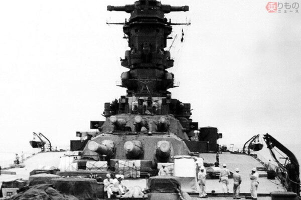 日本海軍「最後の戦艦」は史上最もタフだった？ まさに“海に浮かぶ鉄の城 ”「大和」より優れた面も