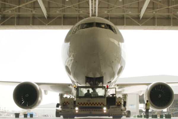 なが～い胴体の旅客機 世界初の“カスタムタイプ”が登場！ 既存のシリーズ機体よりも性能が高い!?