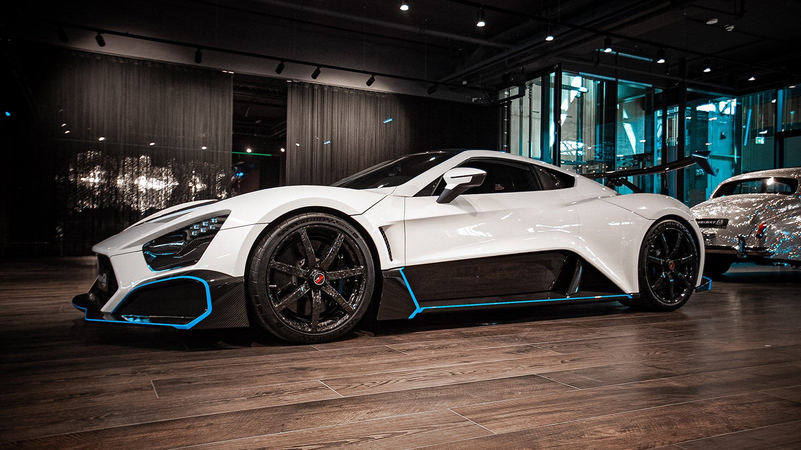 左右に傾くウイング搭載 1 9億円カー ゼンヴォtsr S グッドウッド21に出展 Carview 自動車情報サイト 新車 中古車 Carview