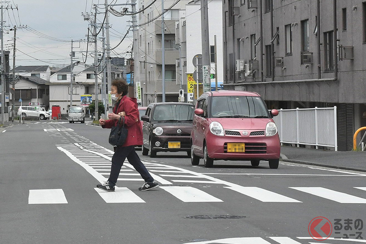 なぜ 歩行者に譲られたのに 違反認定 妨害ではないのに青キップの謎 警察の見解はいかに くるまのニュース 自動車情報サイト 新車 中古車 Carview