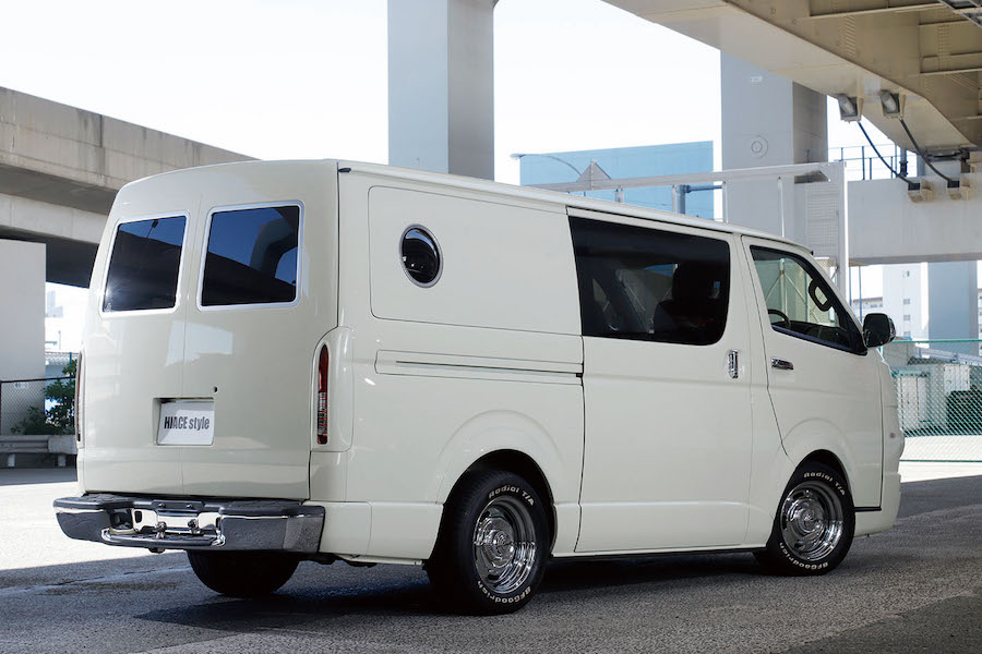 アメ車丸目 に 先祖帰り顔 超弩級のハイエース 顔面整形 カスタム3選 Auto Messe Web 自動車情報サイト 新車 中古車 Carview