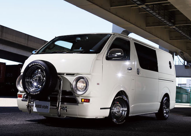 アメ車丸目 に 先祖帰り顔 超弩級のハイエース 顔面整形 カスタム3選 Auto Messe Web 自動車情報サイト 新車 中古車 Carview