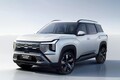 三菱が新型ミッドサイズSUV「デスティネーター」をインドネシアでワールドプレミア