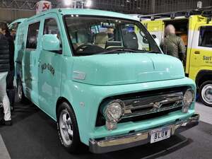 これがタウンエース！？ パンプキンフェイスのカワイイ車に大変身！