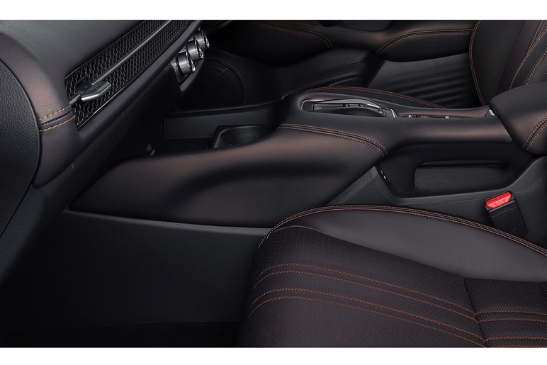 ホンダ ZR-Vの最安グレード、320万円の「X」（ガソリン）はアリなのか？　装備を細かくチェックしてみた