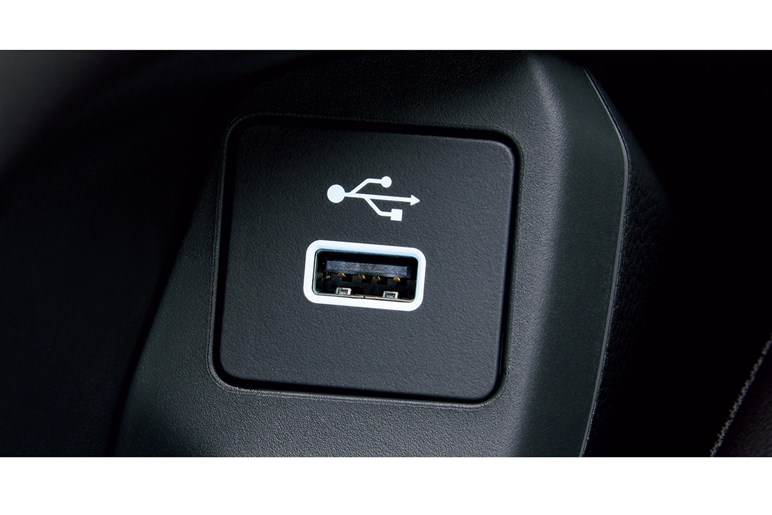 ホンダ ZR-Vの最安グレード、320万円の「X」（ガソリン）はアリなのか？　装備を細かくチェックしてみた