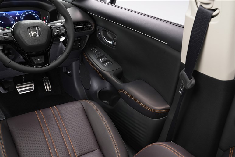 ホンダ ZR-Vの最安グレード、320万円の「X」（ガソリン）はアリなのか？　装備を細かくチェックしてみた