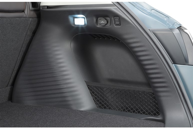 ホンダ ZR-Vの最安グレード、320万円の「X」（ガソリン）はアリなのか？　装備を細かくチェックしてみた