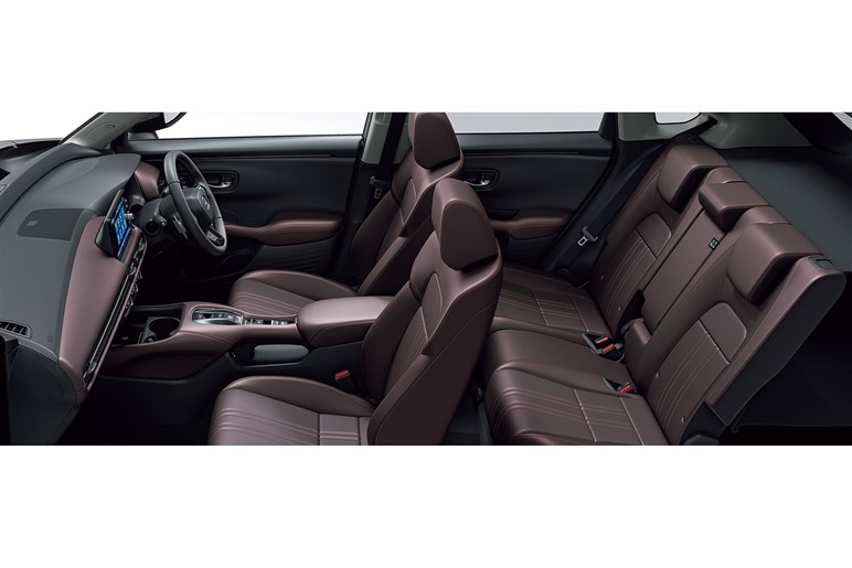 ホンダ ZR-Vの最安グレード、320万円の「X」（ガソリン）はアリなのか？　装備を細かくチェックしてみた