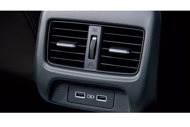 ホンダ ZR-Vの最安グレード、320万円の「X」（ガソリン）はアリなのか？　装備を細かくチェックしてみた