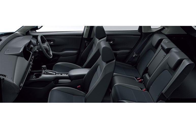 ホンダ ZR-Vの最安グレード、320万円の「X」（ガソリン）はアリなのか？　装備を細かくチェックしてみた