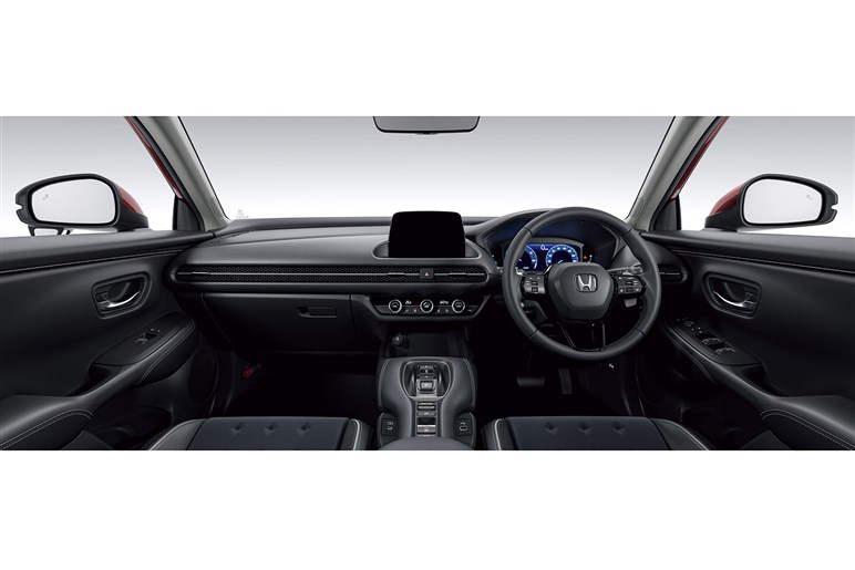 ホンダ ZR-Vの最安グレード、320万円の「X」（ガソリン）はアリなのか？　装備を細かくチェックしてみた