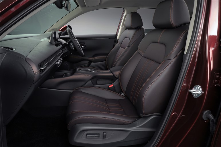 ホンダ ZR-Vの最安グレード、320万円の「X」（ガソリン）はアリなのか？　装備を細かくチェックしてみた