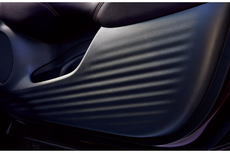 ホンダ ZR-Vの最安グレード、320万円の「X」（ガソリン）はアリなのか？　装備を細かくチェックしてみた
