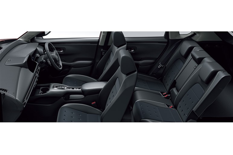 ホンダ ZR-Vの最安グレード、320万円の「X」（ガソリン）はアリなのか？　装備を細かくチェックしてみた