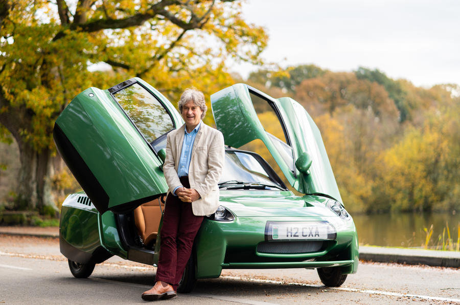 「電池は高価で無駄」　英国人起業家の理念は届く？　小さな燃料電池車にかけた自動車の未来