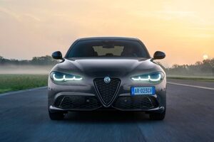 アルファロメオ、主力サルーン『ジュリア』に新エントリーグレード“スプリント”を追加設定