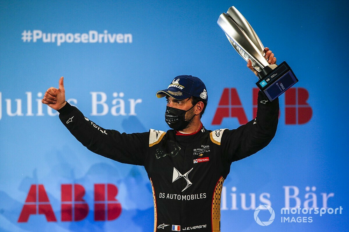 フォーミュラEディルイーヤePrix、レース2はペナルティで降格多数。ベルニュは3位表彰台を失い、キャシディは5位から14位に