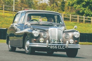 かつてジャガー凌駕の最速リムジン　デイムラー・マジェスティック ＆ ベントレーS2（1）　英国製V8の世界