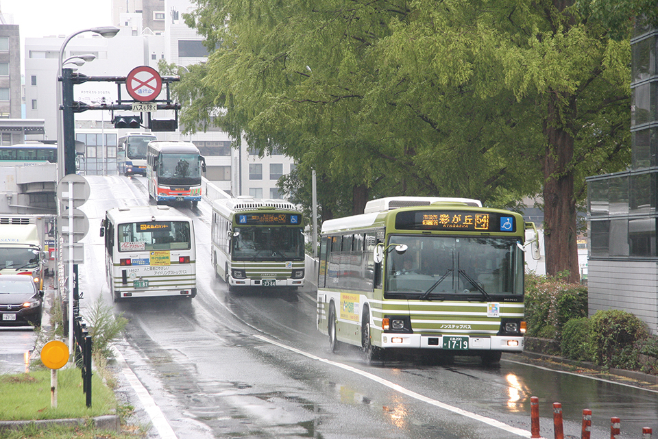 おじゃまします バス会社潜入レポート 広島電鉄編 その1 ベストカーweb 自動車情報サイト 新車 中古車 Carview