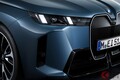 659馬力の新「大型SUV」発表！ ビッグなグリル風デザインがイイ「高性能モデル」！ 異次元のトルク1100Nmも発揮のBMW「iX」登場