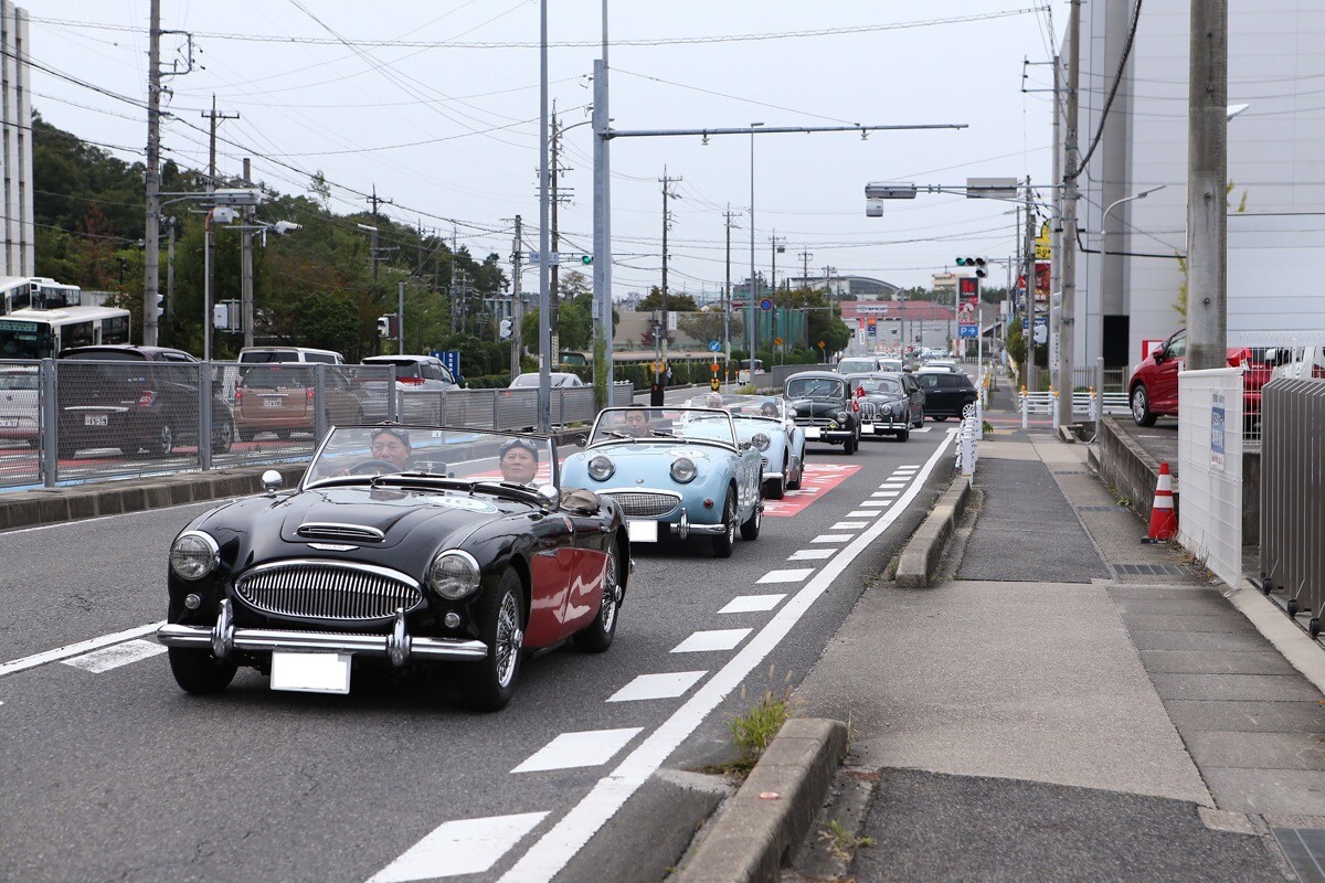 【YouTubeライブ配信あり！】第31回トヨタ博物館 クラシックカーフェスティバルを10月25日に入場制限付きで開催。約50台のクラシックカーが長久手市内をパレード