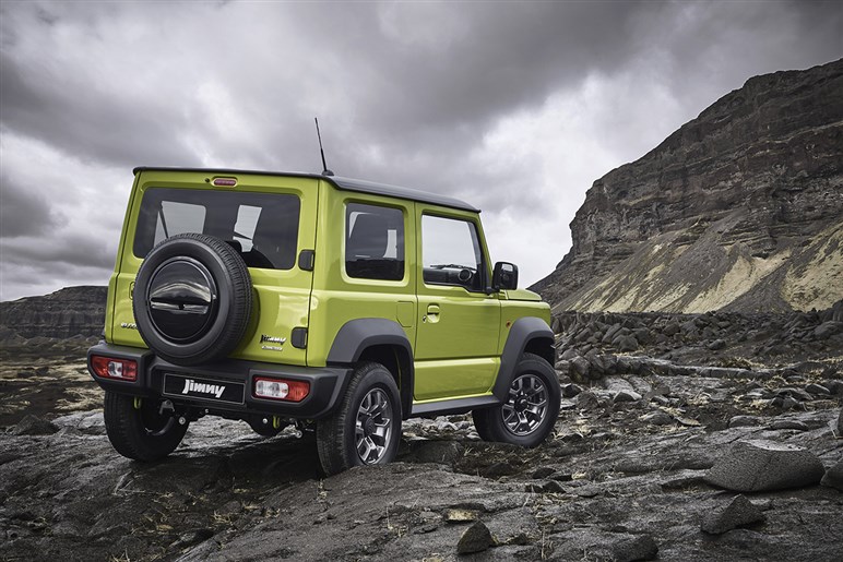 【ライズのライバル】スズキの小型SUV「エスプレッソ」ってどんな車？ その“ジムニー風”カスタムがカッコいい